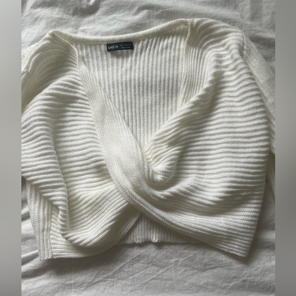 Knitted Twist Front Crop Top Sweater - Picture 2 of 3